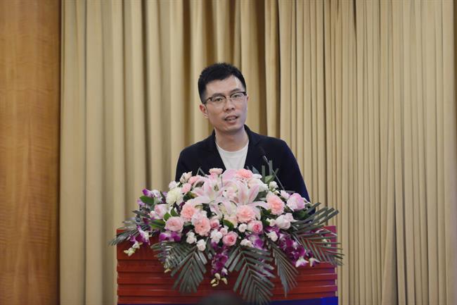 顾斌.jpg